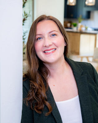 Headshot of Sarah Wayland