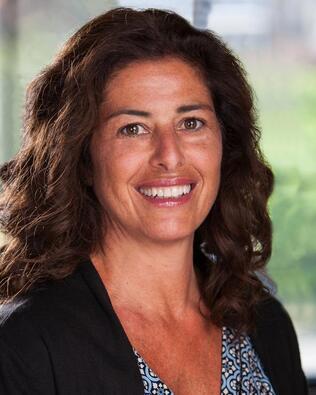 Headshot of Kimberly Niedenstein