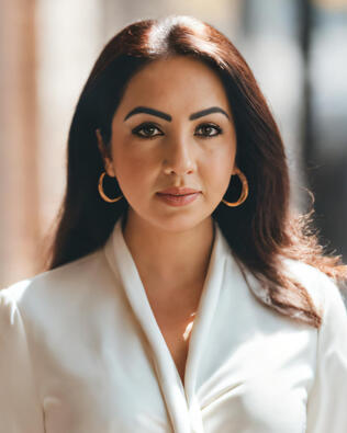 Headshot of Angela Hashimi