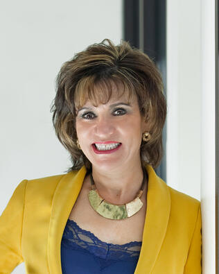 Headshot of Alicia Lomeli