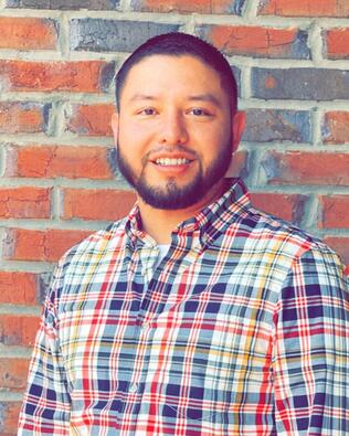 Headshot of Alexander Zamora