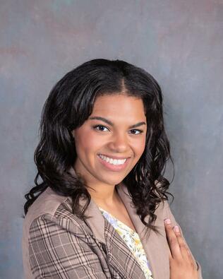 Headshot of Alura Webb