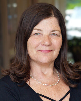 Headshot of Lynne Griffin