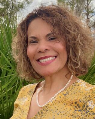 Headshot of Vivian Garcia