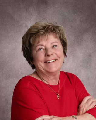 Headshot of Lynn Schwensow