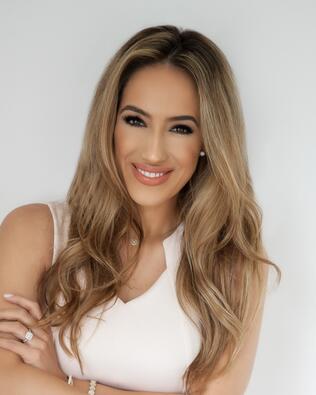 Headshot of Valerie Howey