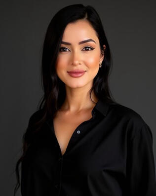 Headshot of Isabel Quintero