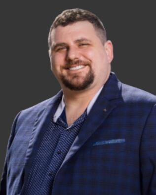 Headshot of Nathan Fine