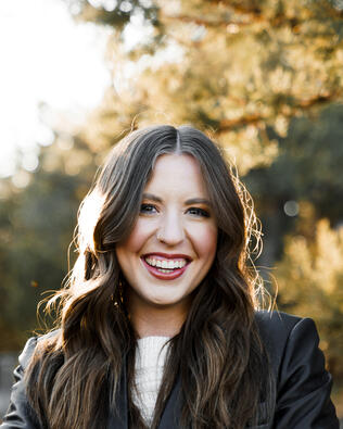 Headshot of Nicole Wolfe