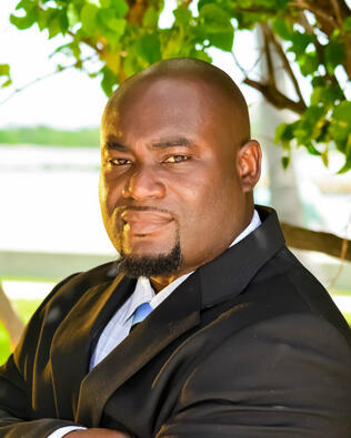 Headshot of Emmanuel Jean