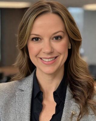 Headshot of Lisa Larsen