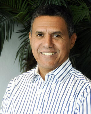 Headshot of Roberto Rodriguez