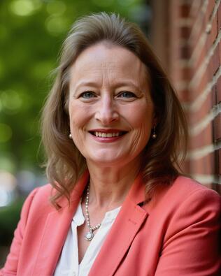 Headshot of Rhonda Clark