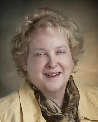 Headshot of Kimberly Hoefer