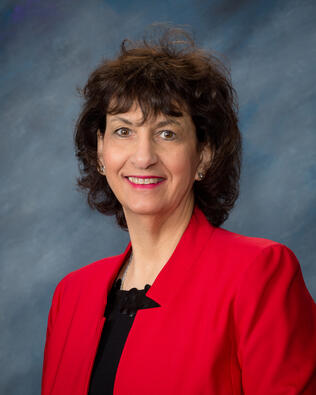 Headshot of Linda Kaverud