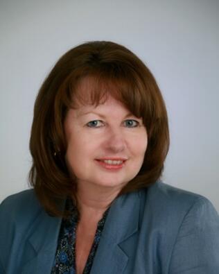 Headshot of Esther Riffel