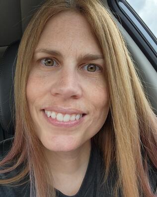 Headshot of Lisa Vanzant