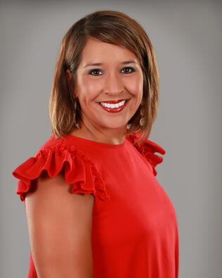 Headshot of Lindsey Smith