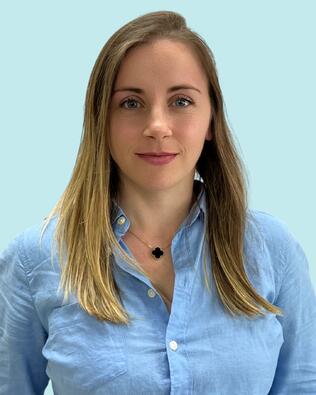 Headshot of Victoria  Payandeh Far