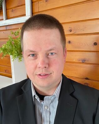 Headshot of Darren Lasanen