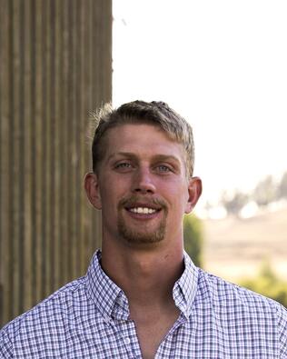 Headshot of Nicholas Pruett