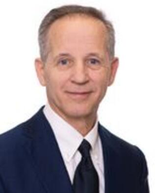 Headshot of Nelson Arroyo