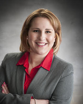 Headshot of Jennifer Langdon