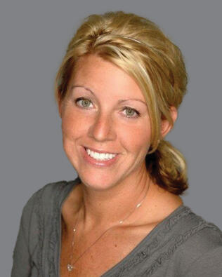 Headshot of Rachelle Kraus