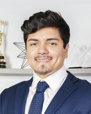 Headshot of Jimmy Recinos