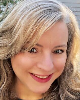 Headshot of Carolyn Prozzo