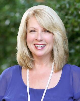 Headshot of Carolyn Cowan