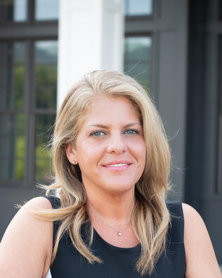 Headshot of Colleen Burke