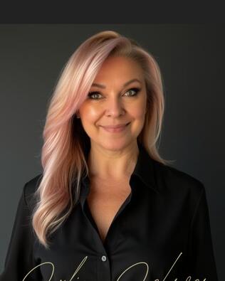 Headshot of Julie Johnson