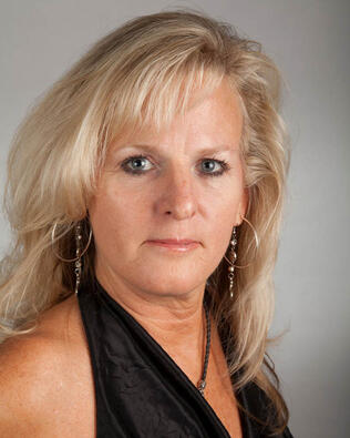 Headshot of Cynthia Wyman