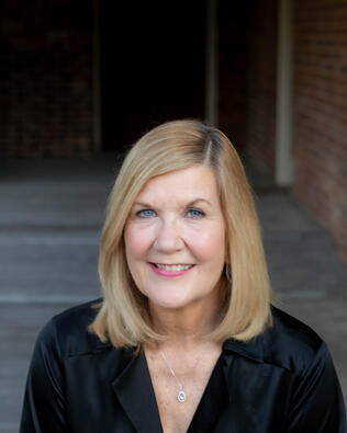 Headshot of Shannon McCarroll