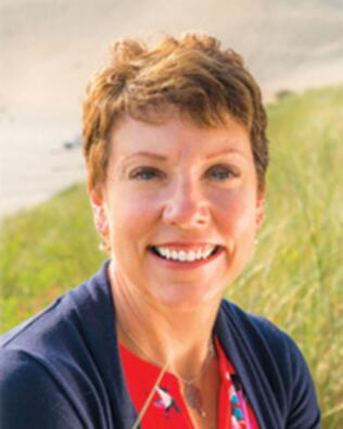 Headshot of Stephanie Welch