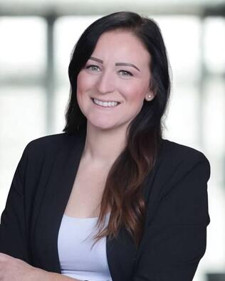 Headshot of Deanna Buff