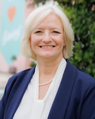 Headshot of Jenny Tullo