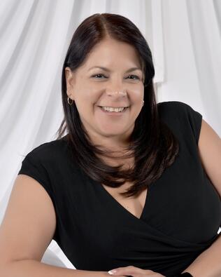 Headshot of Dennisse Nieves