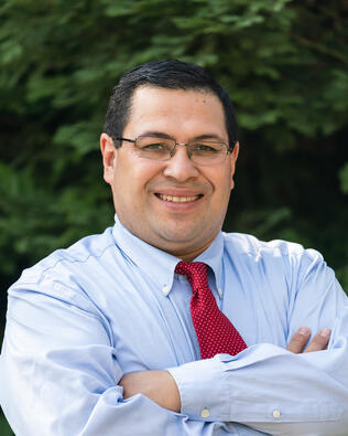 Headshot of Boris Reyes