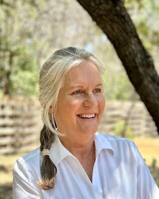 Headshot of Lucy Burton