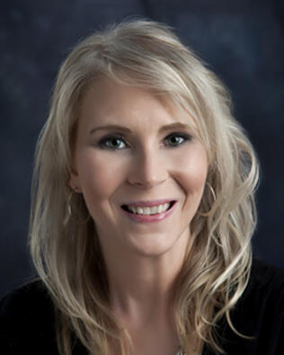 Headshot of Maureen Laughlin