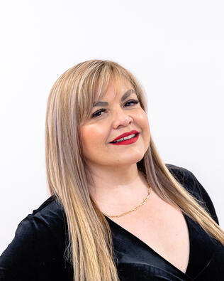 Headshot of Lucy Guzman
