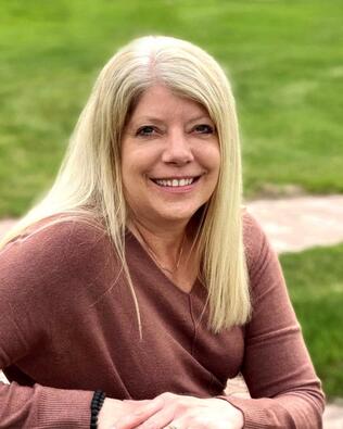 Headshot of Dawn Wolff