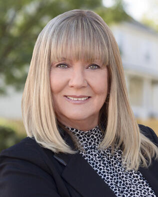 Headshot of Suzanne Hairston