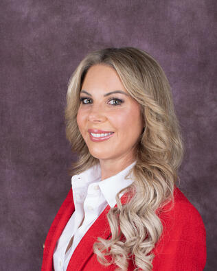 Headshot of Missy Senosk