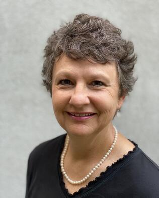 Headshot of Kaye Jones