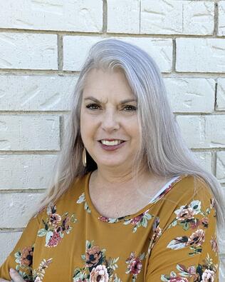 Headshot of Deana Selby