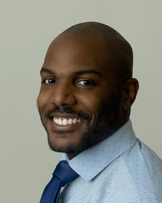 Headshot of Christopher Burns