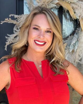 Headshot of Becky Gibson